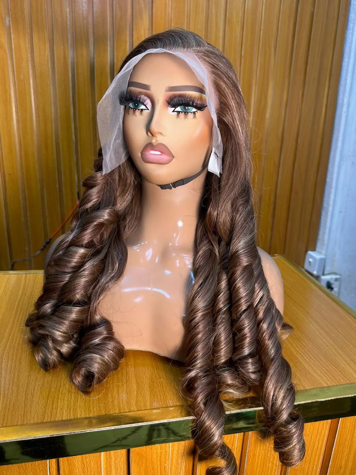 Full Frontal Light Highlight Body Bounce Wig