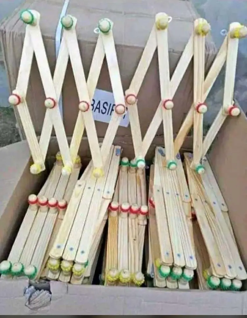 Adjustable Wooden Wig Stand Rack